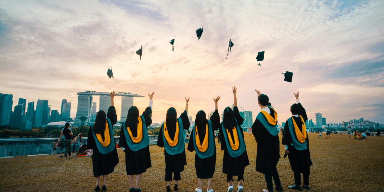 4 Reasons You Should Attend College